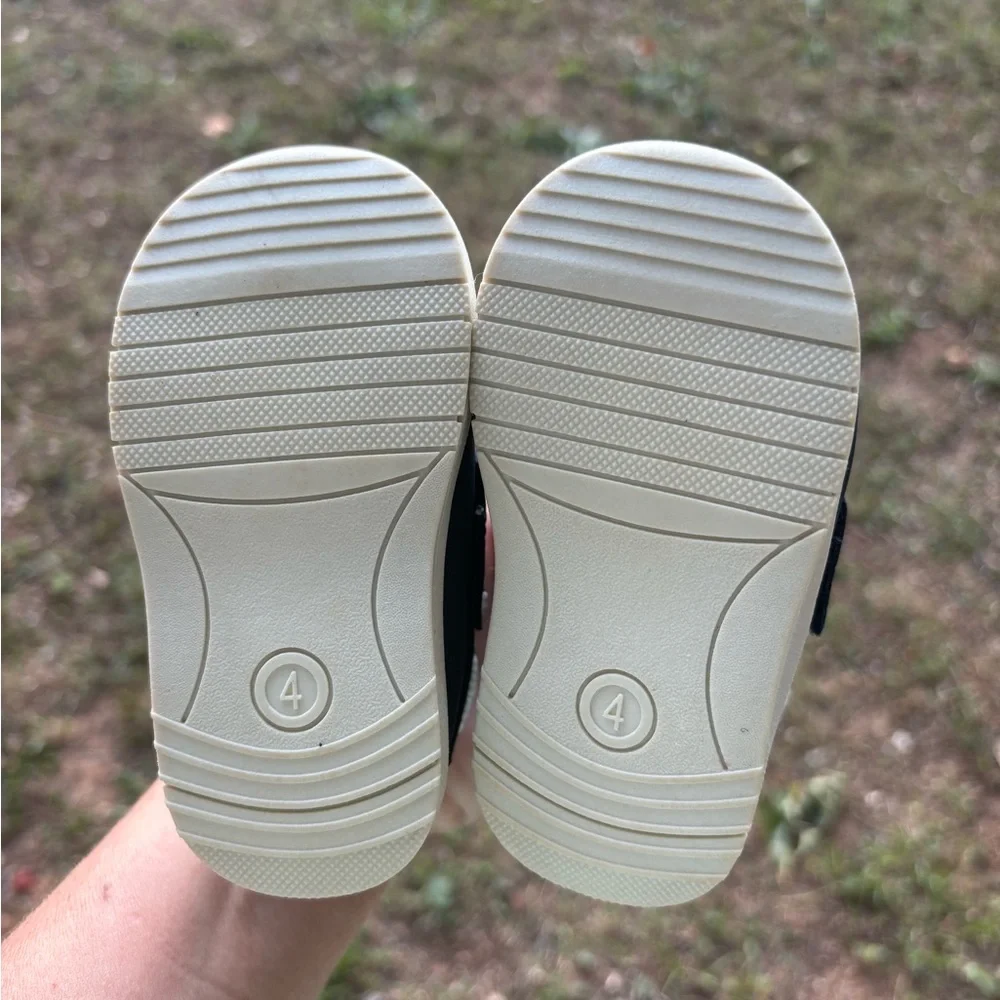 BUSTER BROWN BABY SHOES SIZE 4 NAVY BLUE